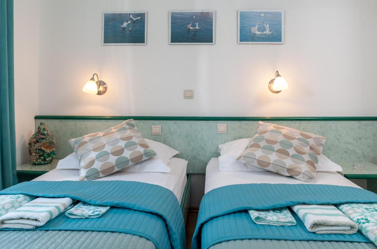 Apartments Leut 80M From The Sea Podgora Zimmer foto