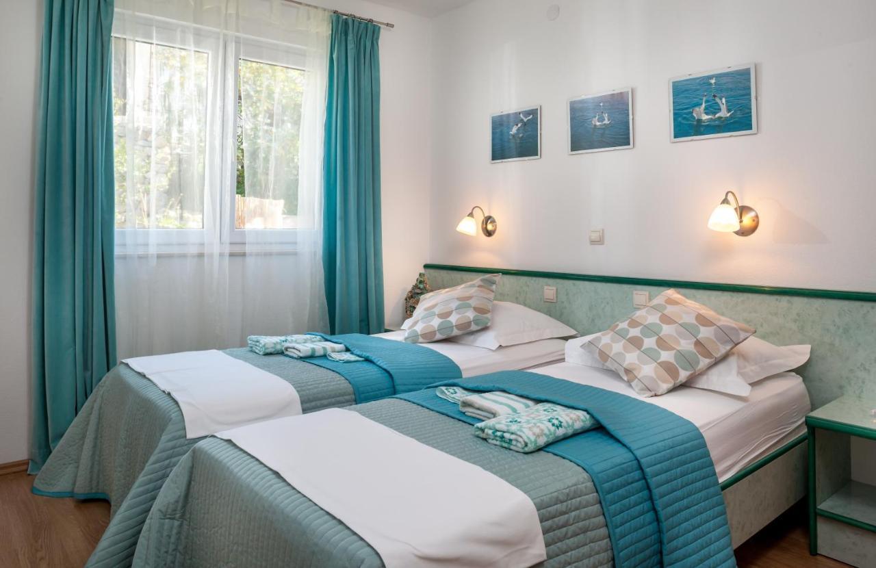 Apartments Leut 80M From The Sea Podgora Zimmer foto