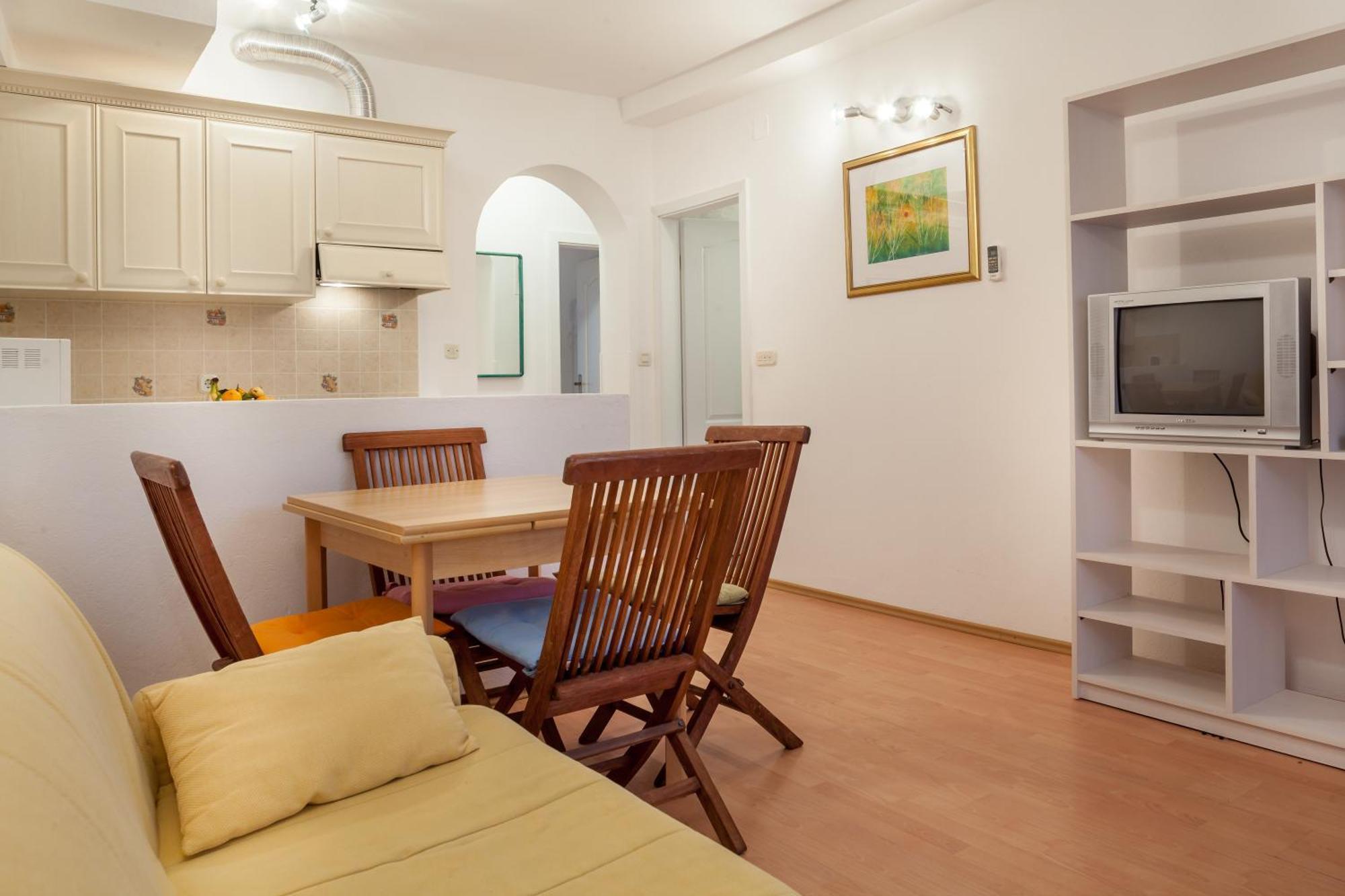 Apartments Leut 80M From The Sea Podgora Zimmer foto