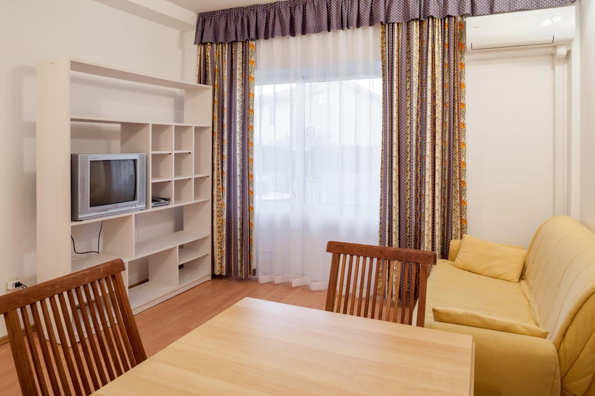 Apartments Leut 80M From The Sea Podgora Zimmer foto