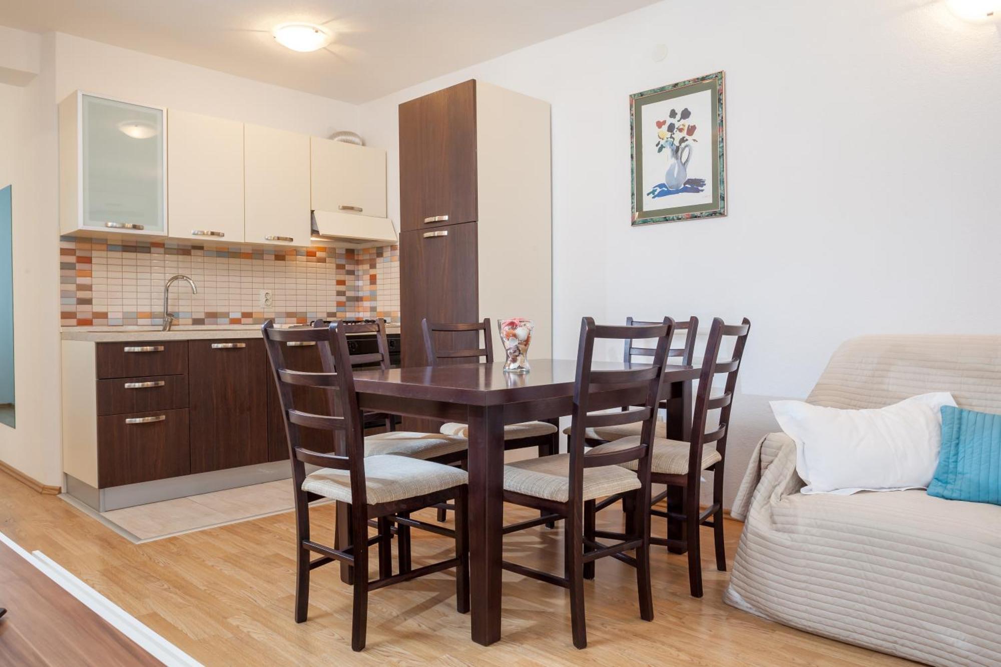 Apartments Leut 80M From The Sea Podgora Exterior foto
